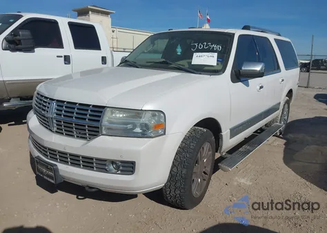 2010 Lincoln Navigator L z USA, uszkodzony, nr VIN 5LMJJ3H57AEJ02380